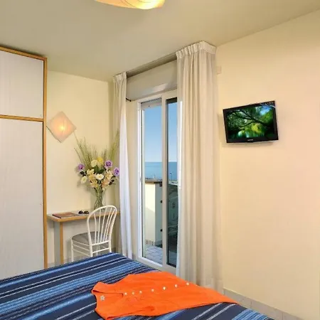 Astra Hotel 3*