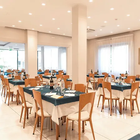 Hotel Astra 3*